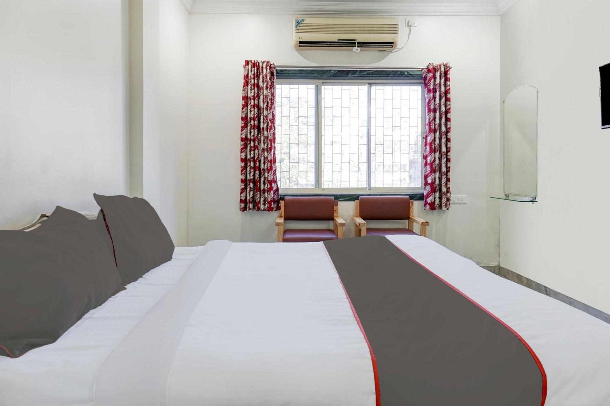 Collection O Shreya Hotel Talegaon Dabhade Bagian luar foto