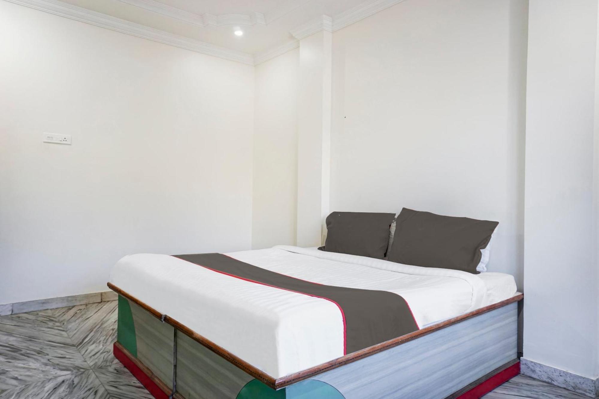 Collection O Shreya Hotel Talegaon Dabhade Bagian luar foto
