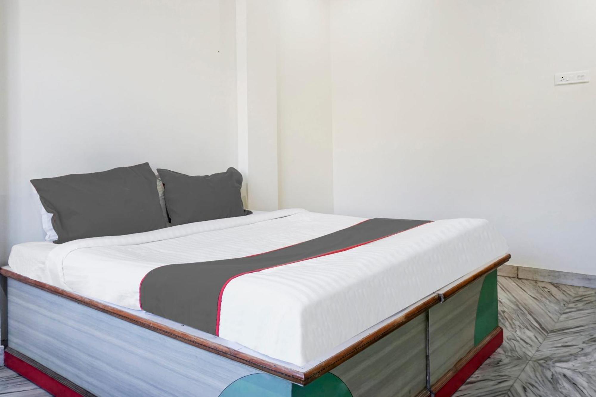 Collection O Shreya Hotel Talegaon Dabhade Bagian luar foto