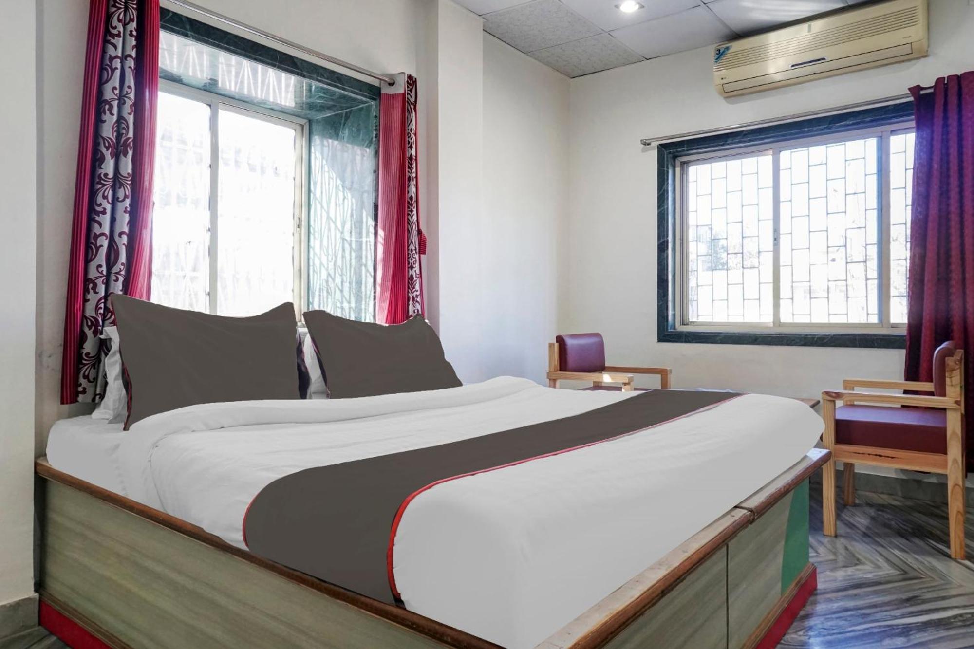 Collection O Shreya Hotel Talegaon Dabhade Bagian luar foto